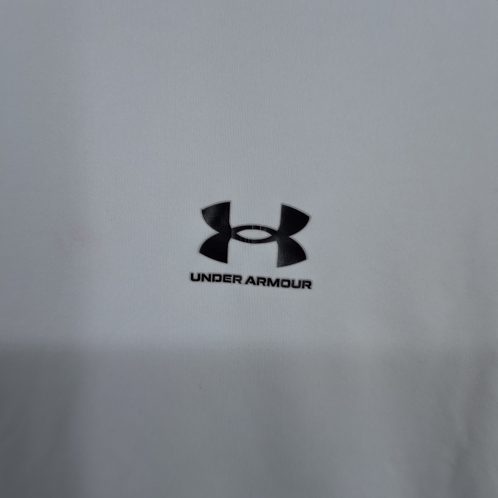 Under Armour YXL heatbear Light Gray Short Sleeve Tee - Picture 2 of 4